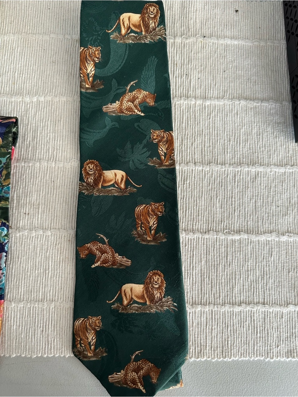 Green Lion & Tiger Motif Silk Tie